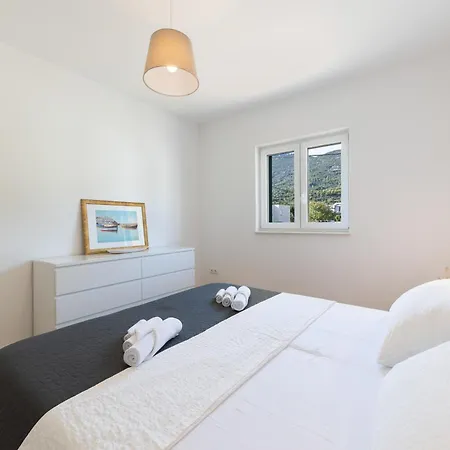 3 Bed Sleeps 6 With Terrace & Flat-screen Tv Appartement