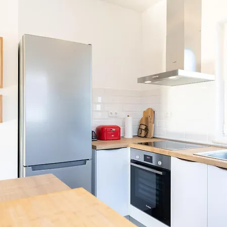 3 Bed Sleeps 6 With Terrace & Flat-screen Tv Appartement