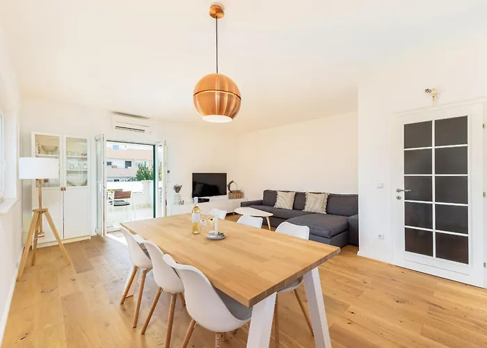 3 Bed Sleeps 6 With Terrace & Flat-screen Tv Appartement