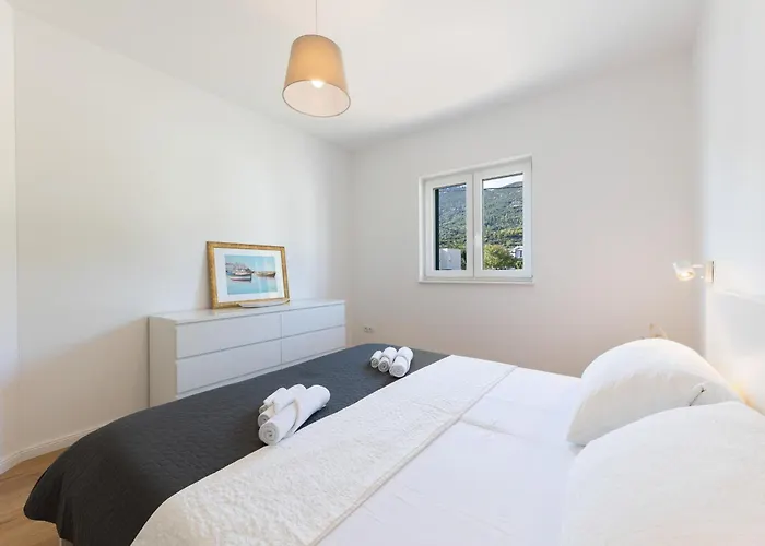 3 Bed Sleeps 6 With Terrace & Flat-screen Tv Appartement