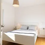 Apartment 3 Bed Sleeps 6 With Terrace & Flat-screen Tv