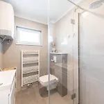 3 Bed Sleeps 6 With Terrace & Flat-screen Tv Kaštela