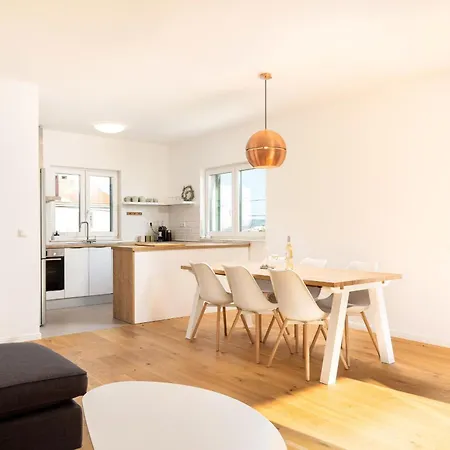 3 Bed Sleeps 6 With Terrace & Flat-screen Tv Apartamento Kaštela