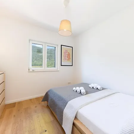 3 Bed Sleeps 6 With Terrace & Flat-screen Tv Apartamento Kaštela