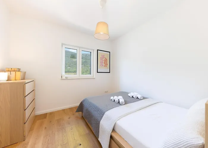 3 Bed Sleeps 6 With Terrace & Flat-screen Tv Apartamento Kaštela
